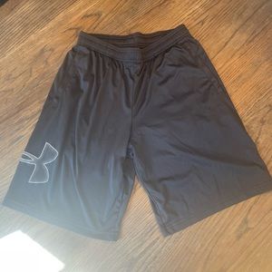 Black under Armour shorts